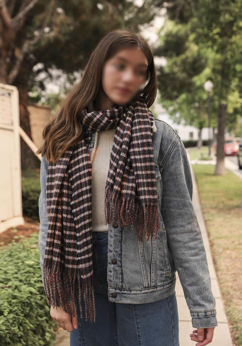 TARTAN WOVEN TASSELF SCARF