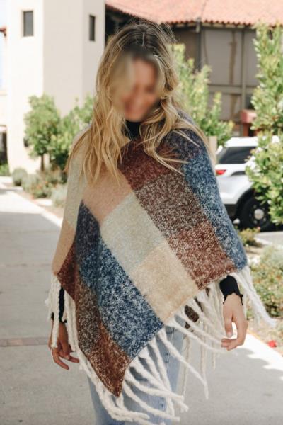COLOR BLOCK TASSEL POLYESTER PONCHO
