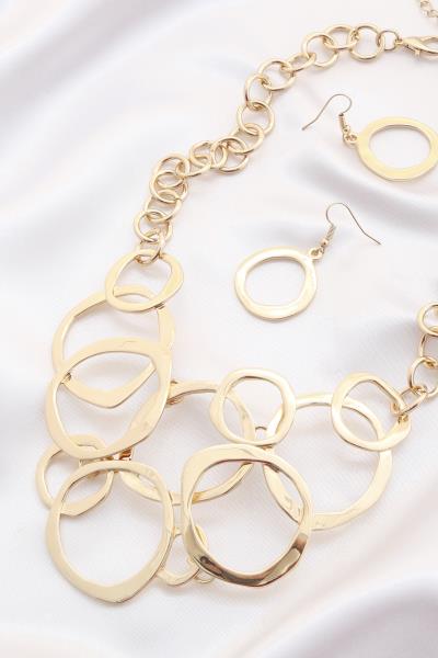 HAMMERED METAL OVAL LINK BIB METAL NECKLACE