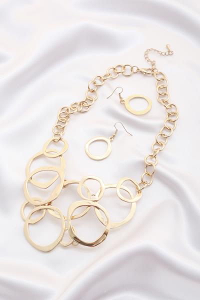 HAMMERED METAL OVAL LINK BIB METAL NECKLACE