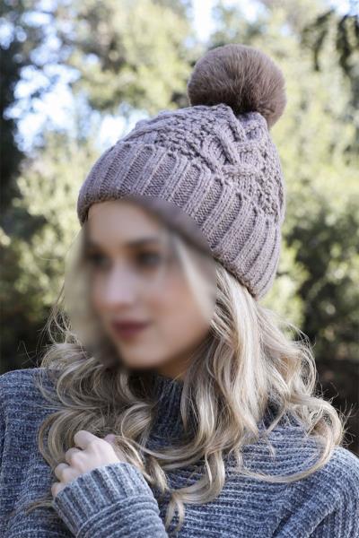 CABLE KNIT ROUND POM BEANIE