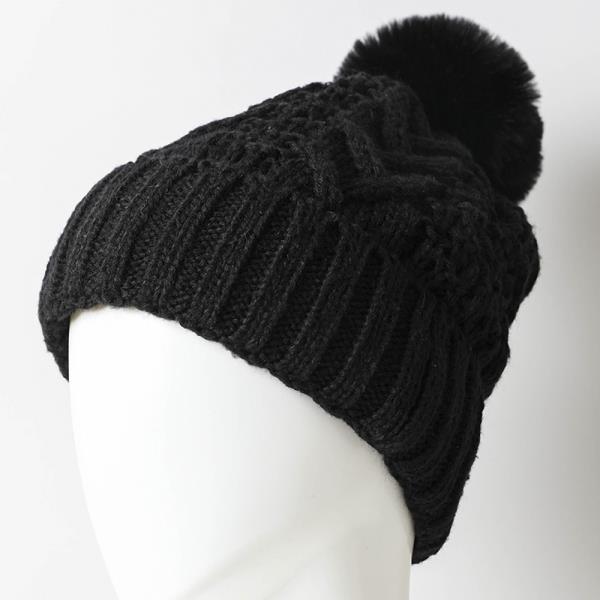 CABLE KNIT ROUND POM BEANIE