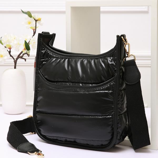 SMOOTH TEXTURE CURVED CROSSBODY BAG