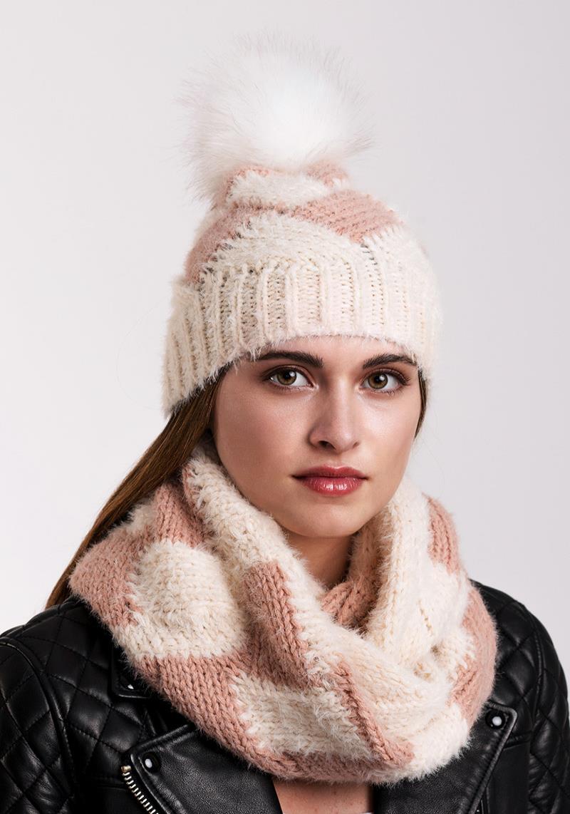 SOFT TWO TONE CABLE KNIT INFINITY