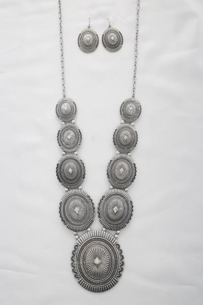 RODEO WESTERN CONCHO METAL NECKLACE