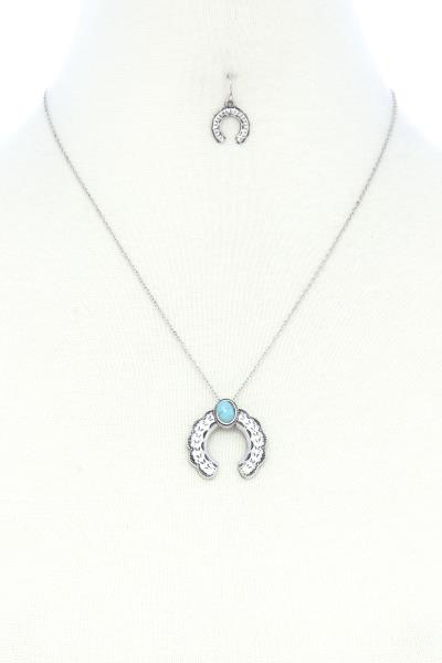 FILIGREE HORSE SHOE NECKLACE