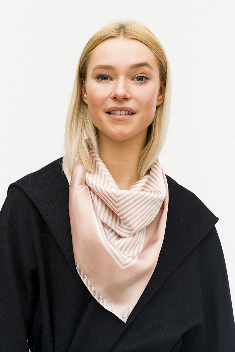 STRIPE PRINTED SILKY BANDANA NECK SCARF