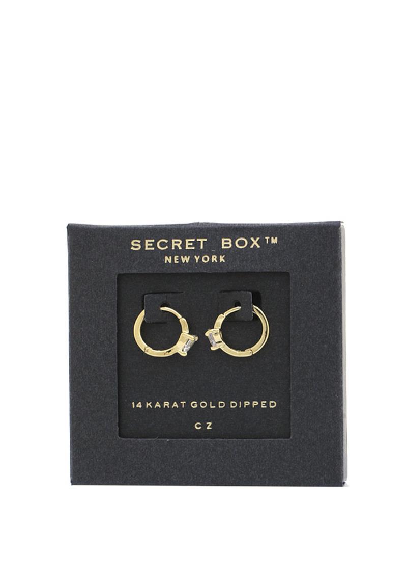 STONE HUGGIE EARRING