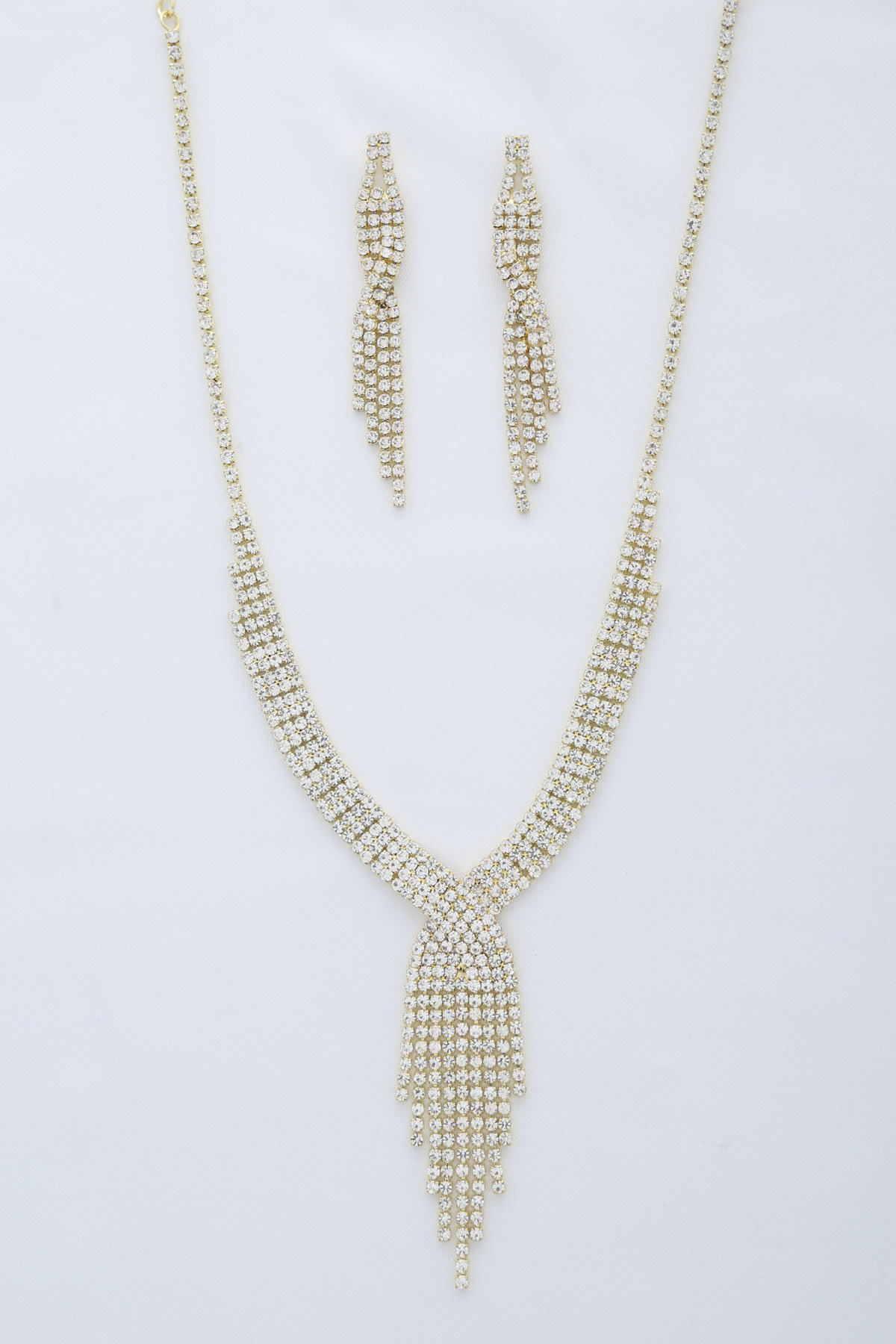 CRISS CROSS RHINESTONE NECKLACE