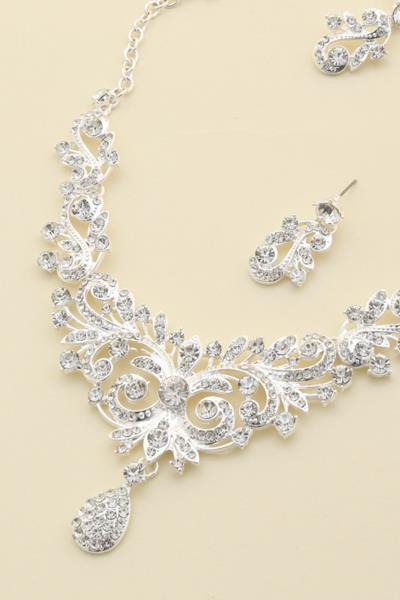 TEARDROP FILIGREE RHINESTONE NECKLACE