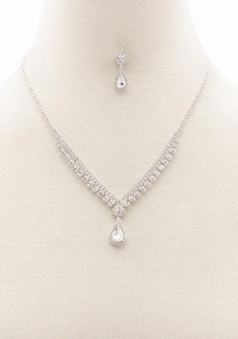 DAINTY TEARDROP RHINESTONE NECKLACE