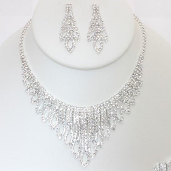 RHINESTONE NECKLACE