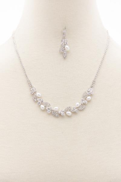PEARL RHINESTONE NECKLACE