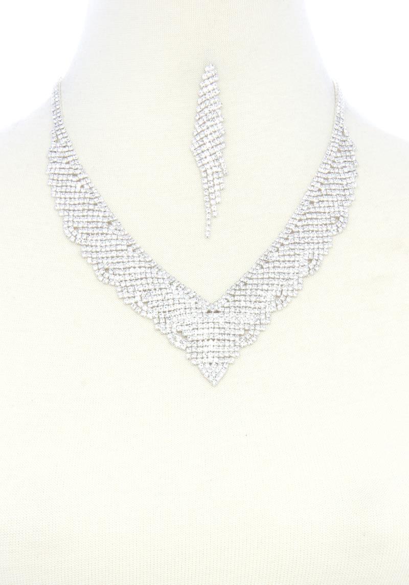 RHINESTONE V SHAPE NECKLACE