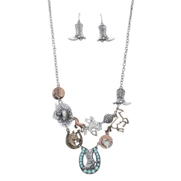 RODEO WESTERN CHARMS LINK METAL NECKLACE