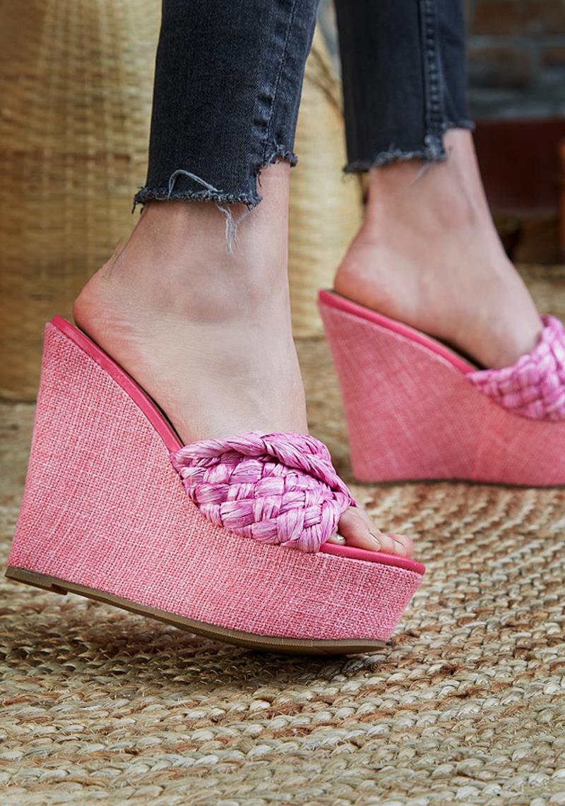 CHIC STRAW WOVEN HIGH WEDGE SHOE