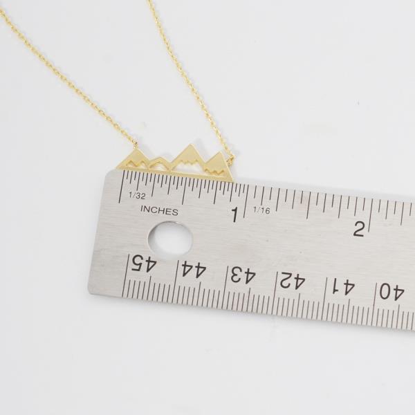 MOUNTAIN PENDANT NECKLACE