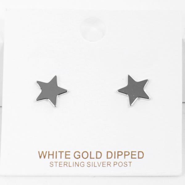 GOLD DIPPED STAR STUD EARRING