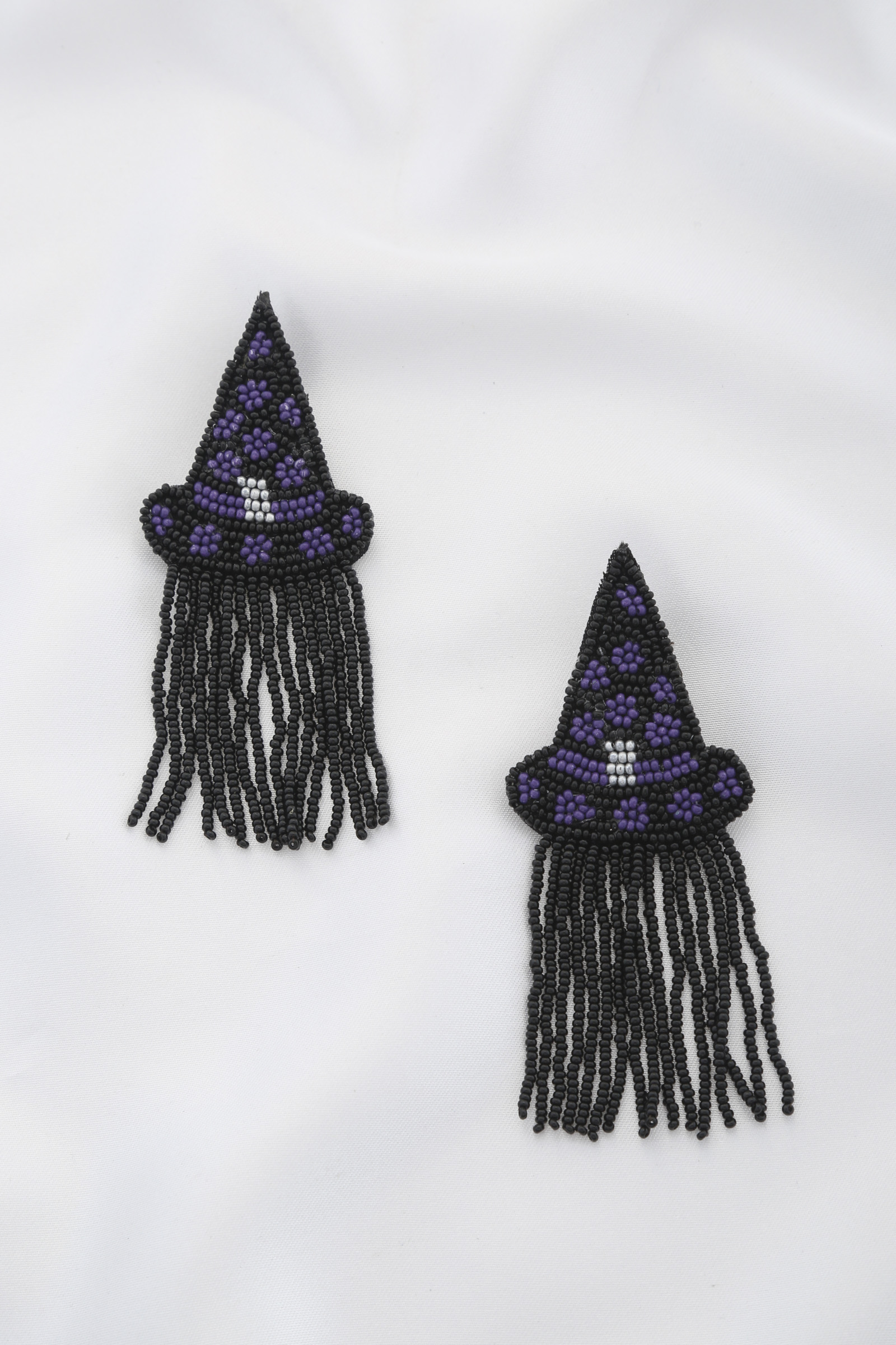 HALLOWEEN WITCH HAT SEED BEAD EARRING