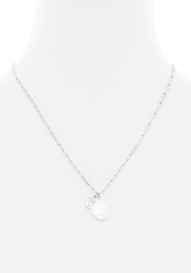 PEARL AND COIN PENDANT METAL NECKLACE