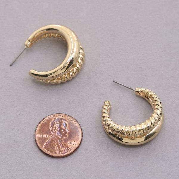 METAL LUCITE MIX HOOP EARRING