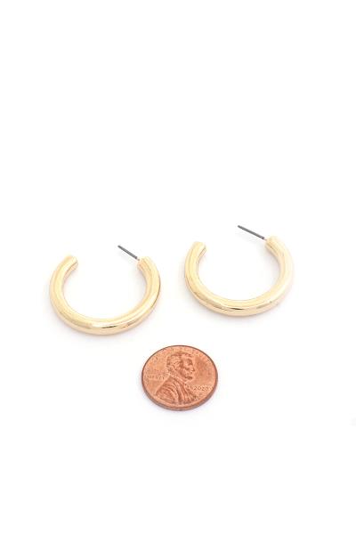 SOLID METAL HOOP EARRING