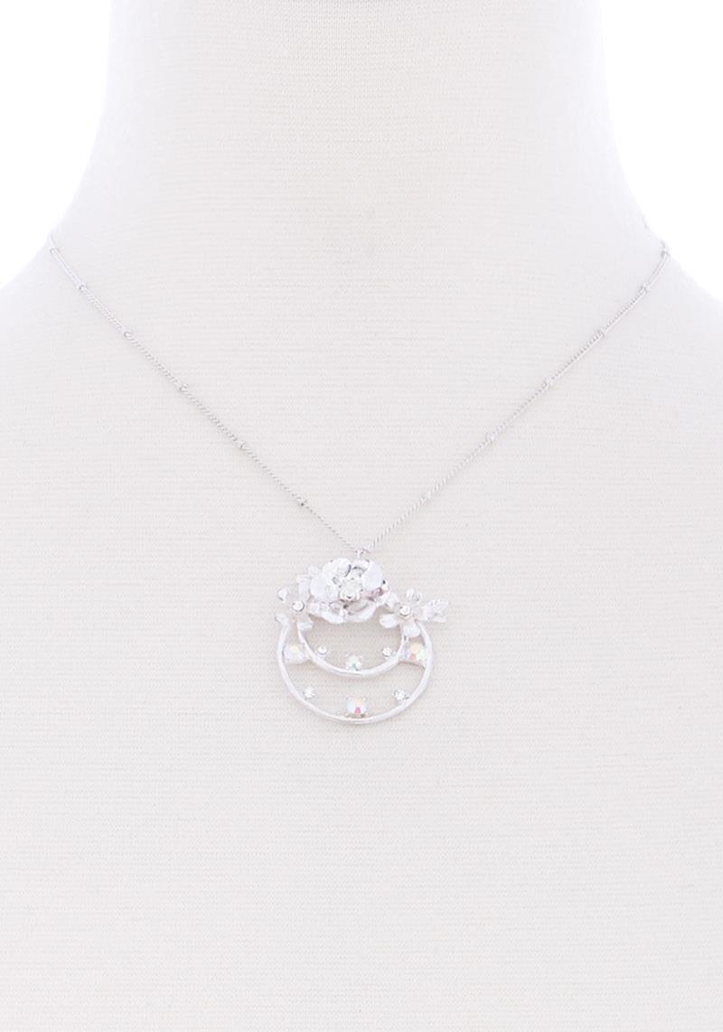 FLORAL METAL CIRCLE PENDANT NECKLACE