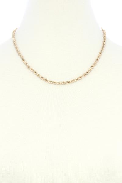 TWISTED OVAL LINK MULTI LAYER METAL NECKLACE