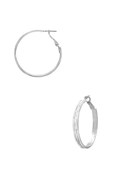 METAL MID GLITTER HOOP EARRING