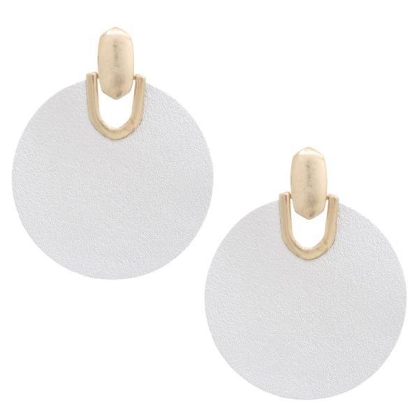 ROUND METAL ACCENT EARRING