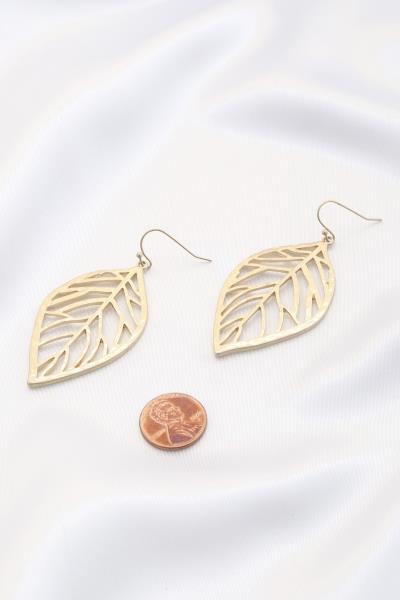 CUT OUT LEAF METAL DANGLE EARRING