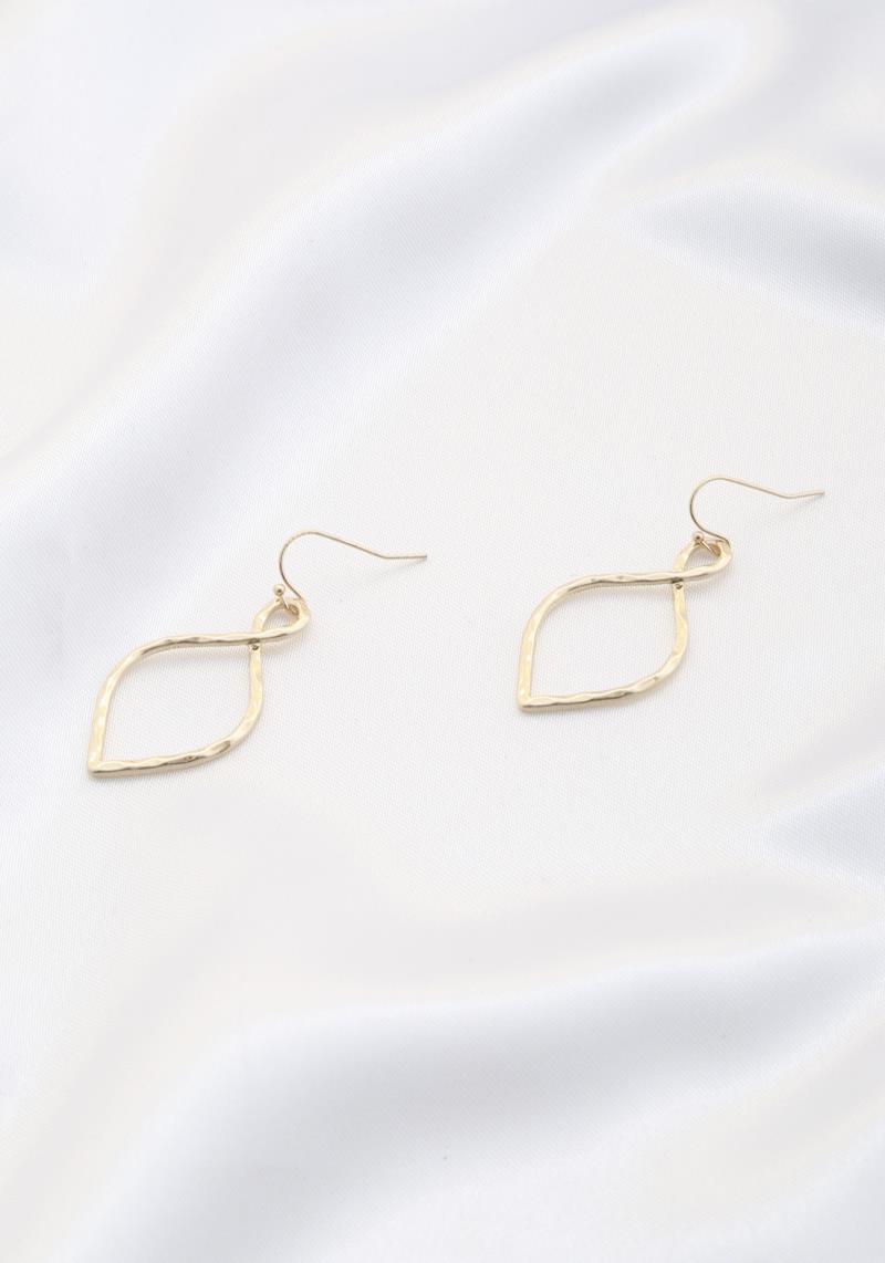 HAMMERED METAL POINTED OVAL DANGLE EARRING