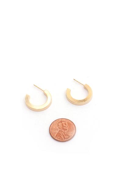 BASIC SQUARE EDGE GOLD DIPPED EARRING