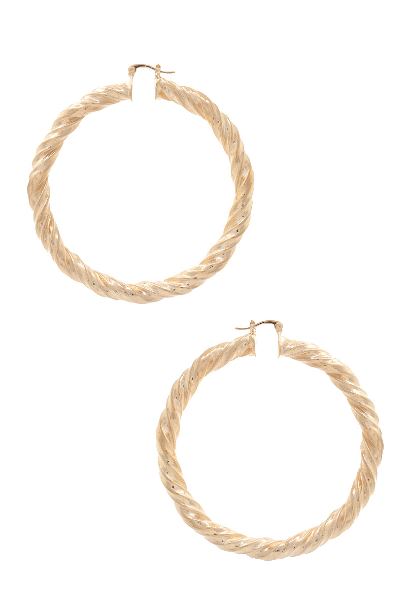TWISTED METAL HOOP EARRING