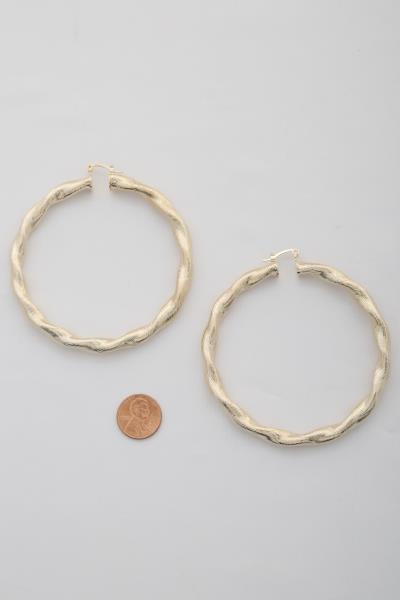 TWISTED METAL HOOP EARRING