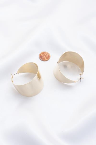 WIDE METAL HOOP EARRING
