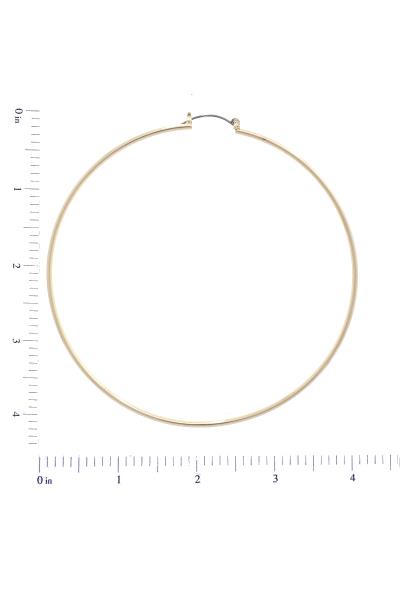 THIN METAL HOOP EARRING