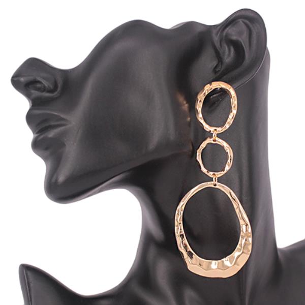 METAL TRIPLE OVAL DROP EARRING