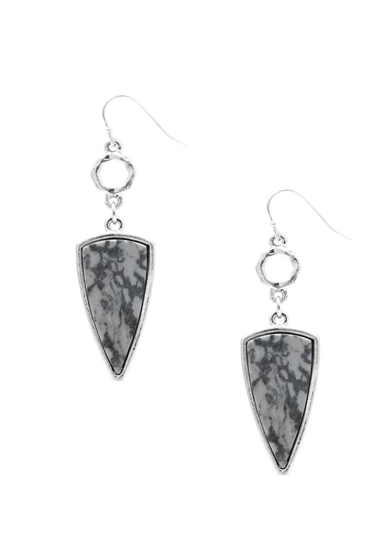 METAL ARROW STONE DANGLE EARRING