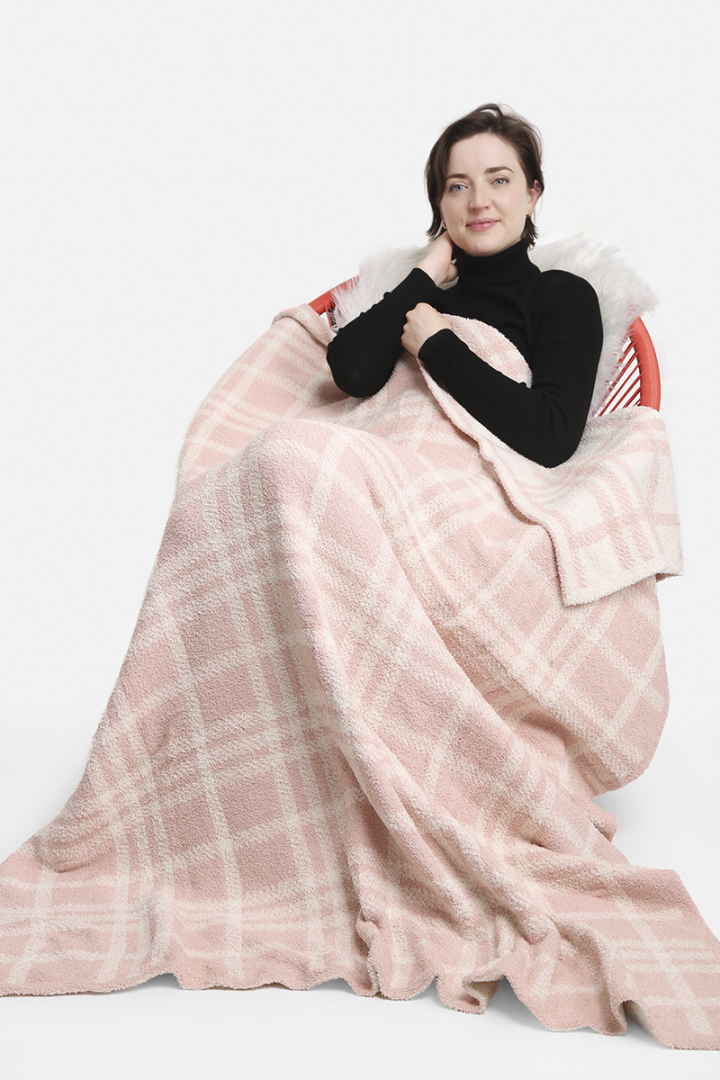 LUXURY SOFT PLAID PATTERN THROW BLANKET