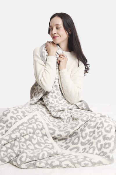 LEOPARD FAUX FUR BLANKET