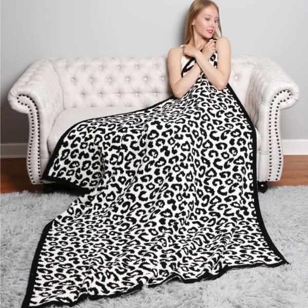 LEOPARD FAUX FUR BLANKET