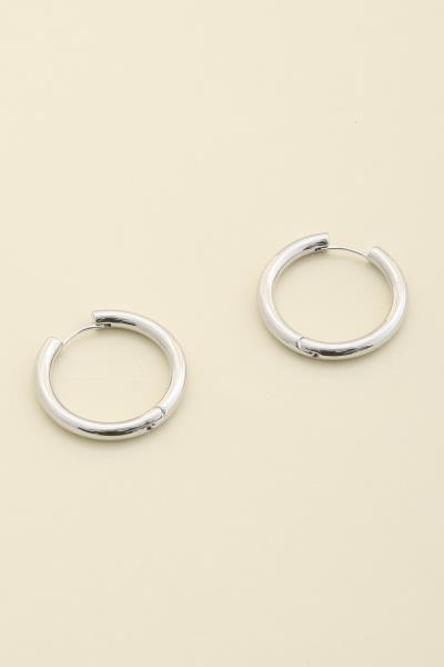 SOLID METAL HOOP EARRING