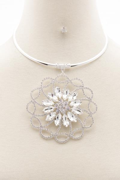 OVERSIZE FLOWER RHINESTONE NECKLACE