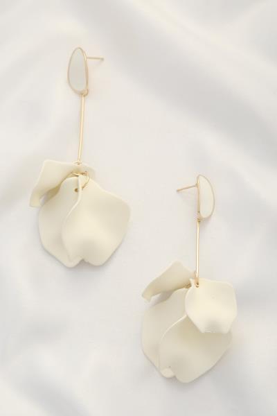 SMOOTH PETAL DANGLE EARRING