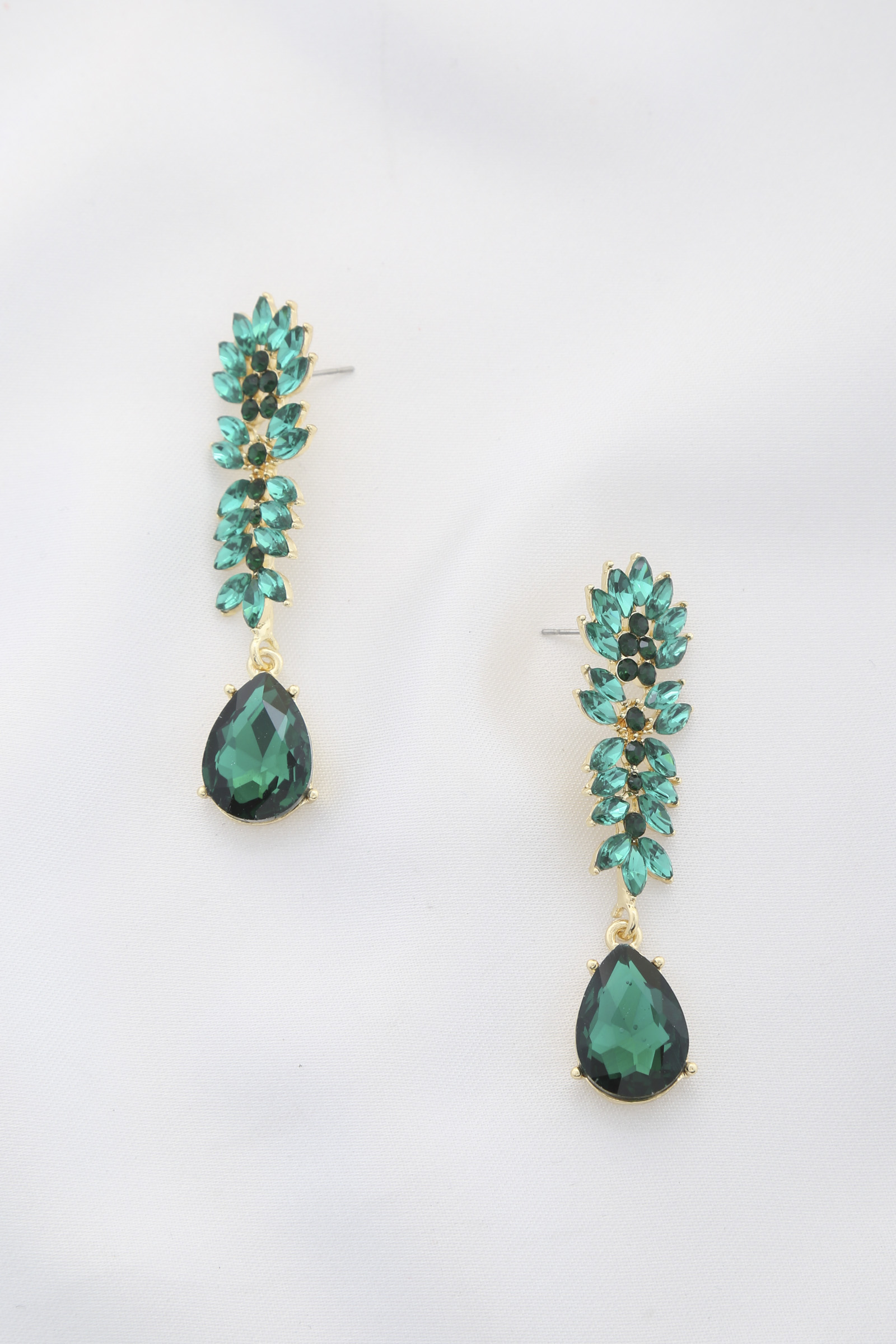 TEARDROP PETAL ELEGANT RHINESTONE EARRING