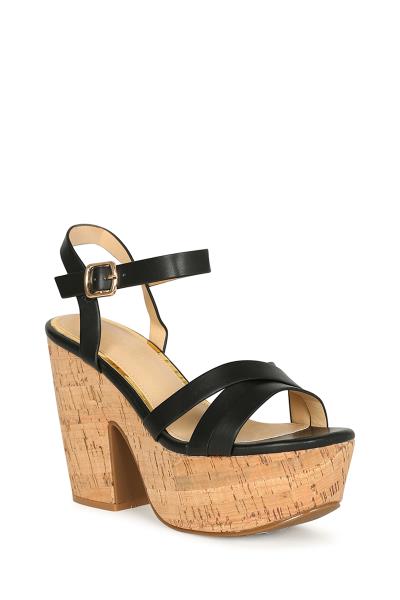 CHIC ANKLE BUCKLE SQUARE LEVEL HEEL