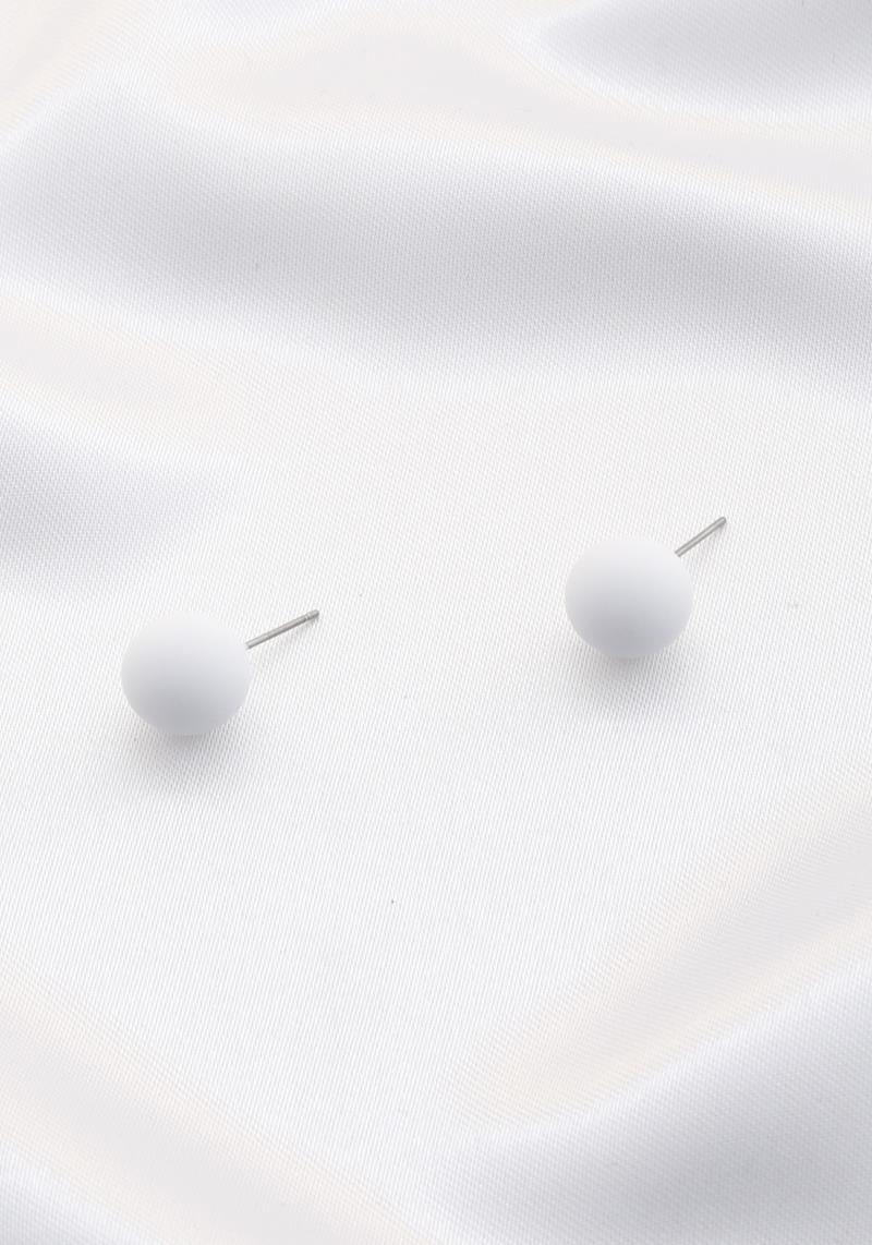 SMOOTH TEXTURE ROUND STUD EARRING