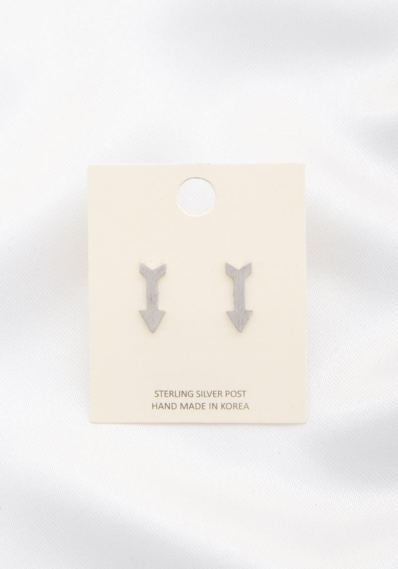 ARROW METAL STUD EARRING