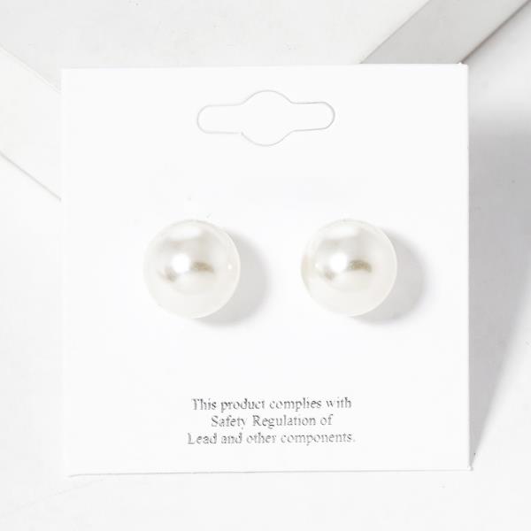 PEARL STUD EARRING